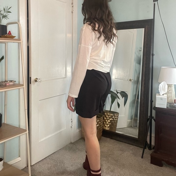 Long Black Short - Picture 5 of 6